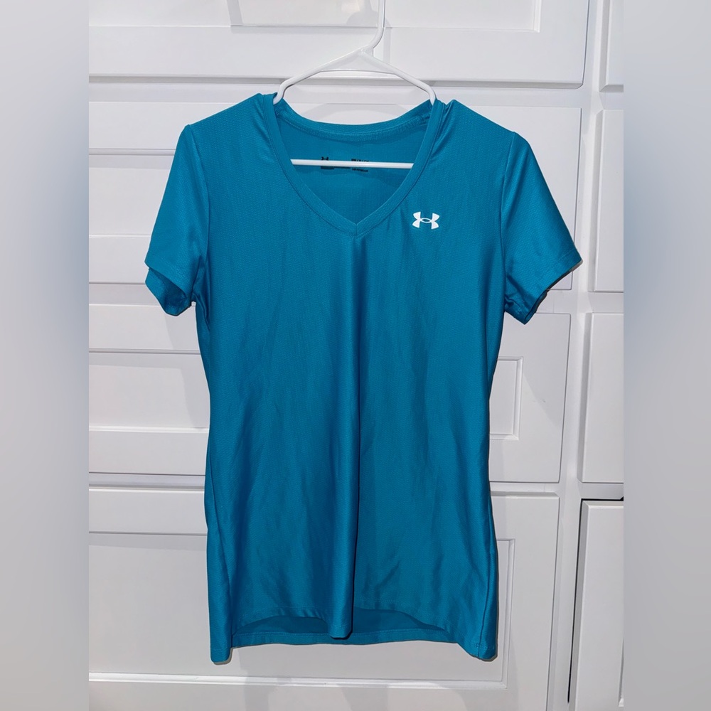 UA heat gear shirt size Small